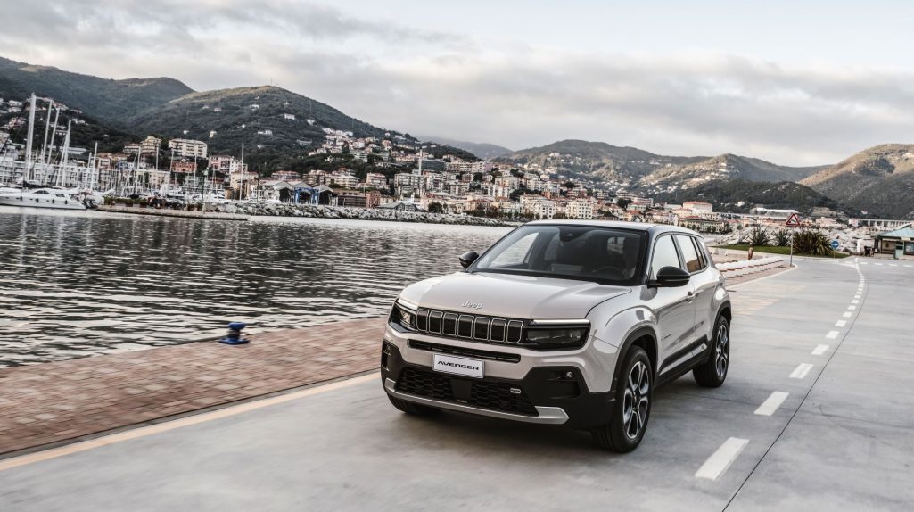 Jeep Marks Production Milestone With 100000th Avenger A Triumph Of Innovation And Sustainability